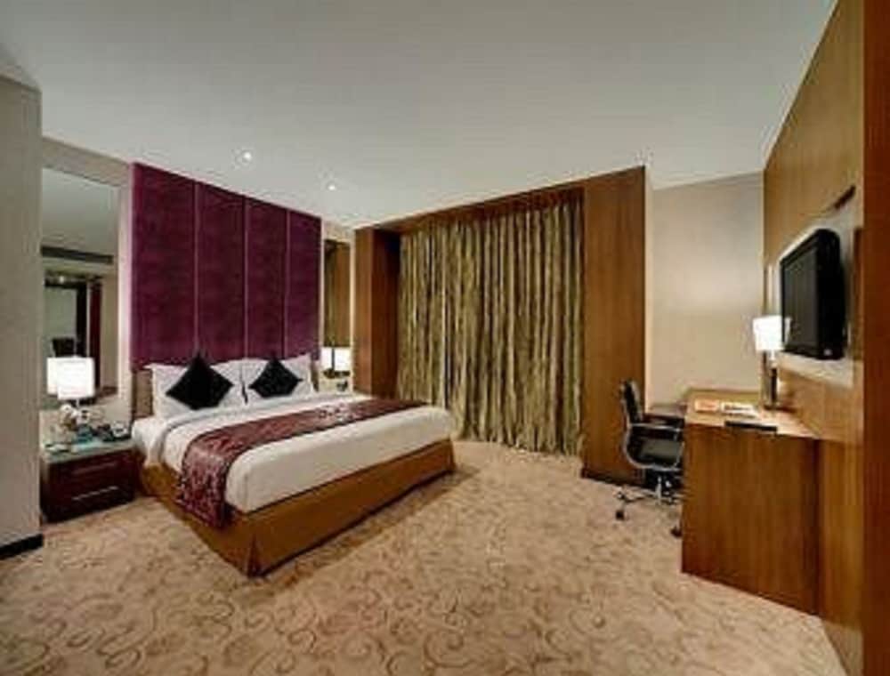 Ramada by Wyndham Ahmedabad 18/46
