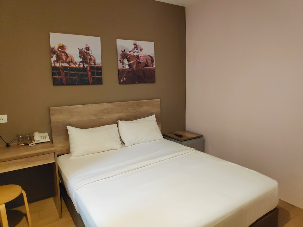 SH Hotel Kota Damansara 21/50
