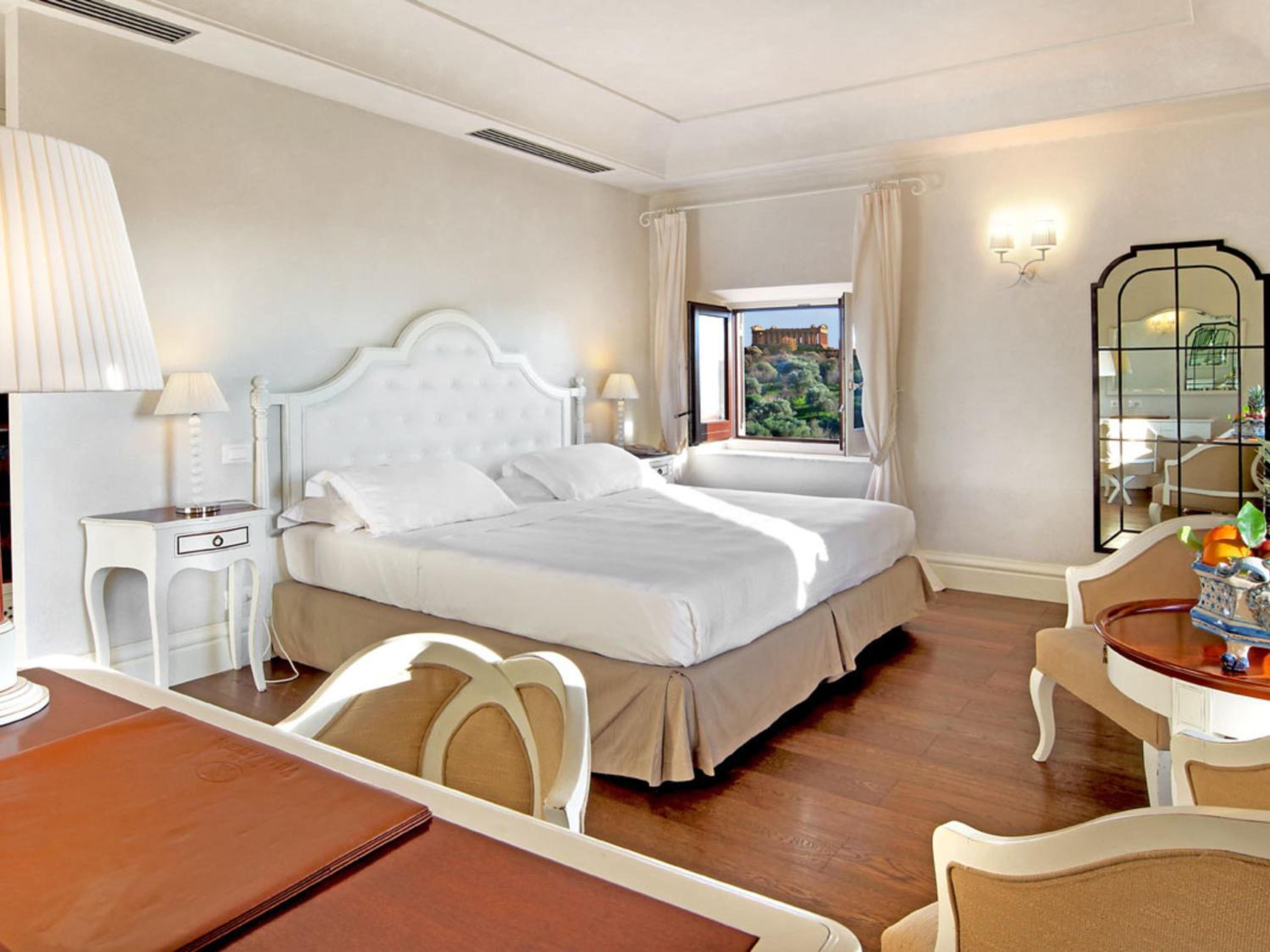 Room, Double Bed, Temple View