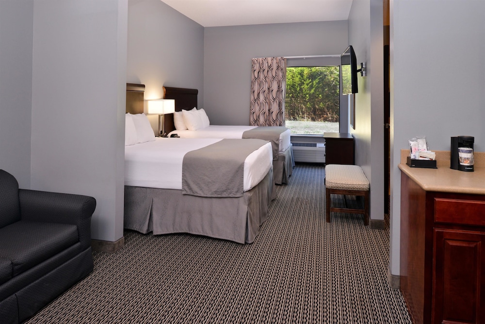 Best Western Plus Two Rivers Hotel & Suites 15/35