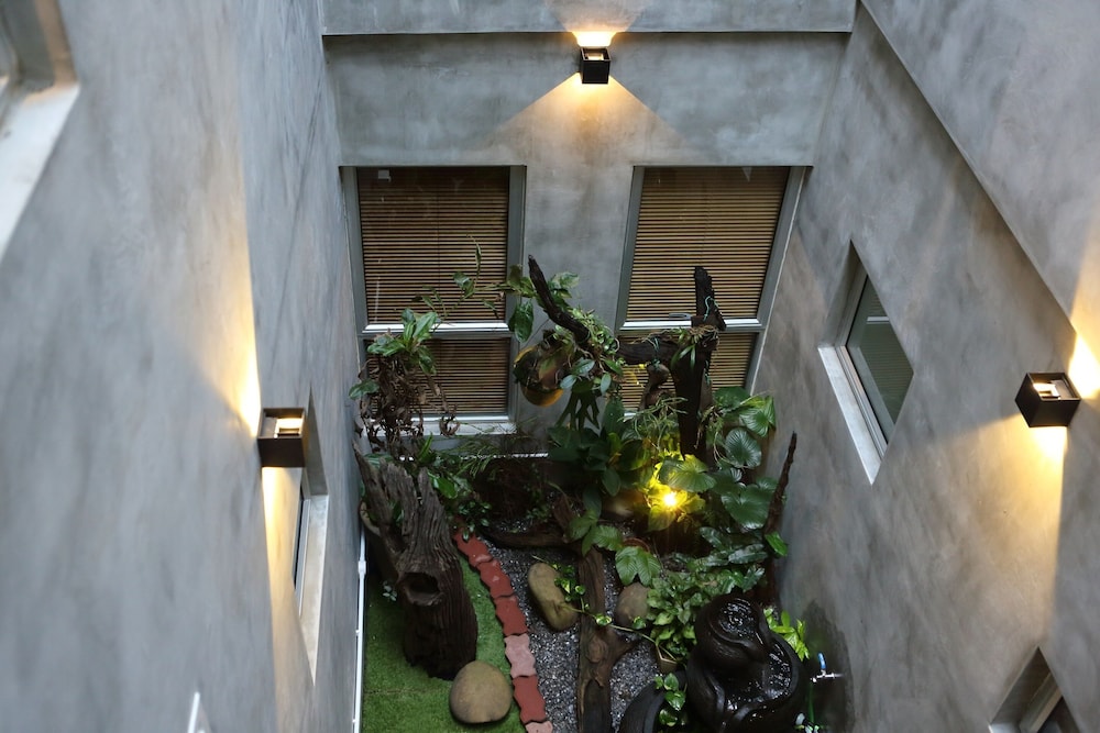 De House Hotel 43/50