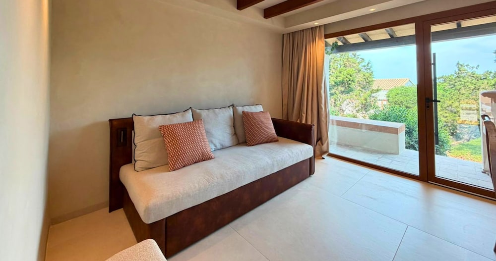 Superior, Double Bed, Garden View