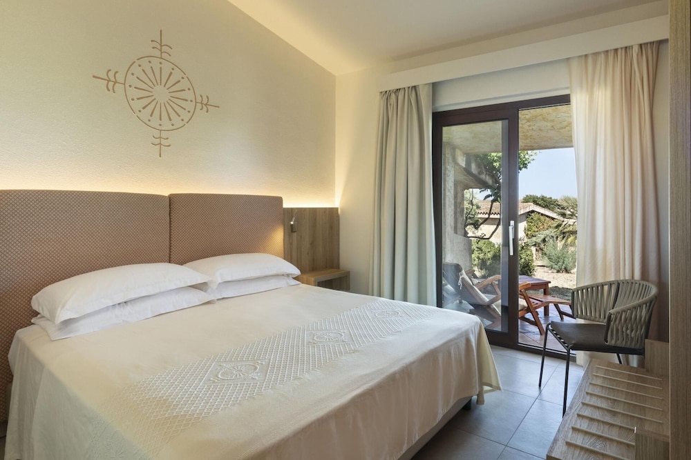 Sant'elmo Beach Hotel 12/48