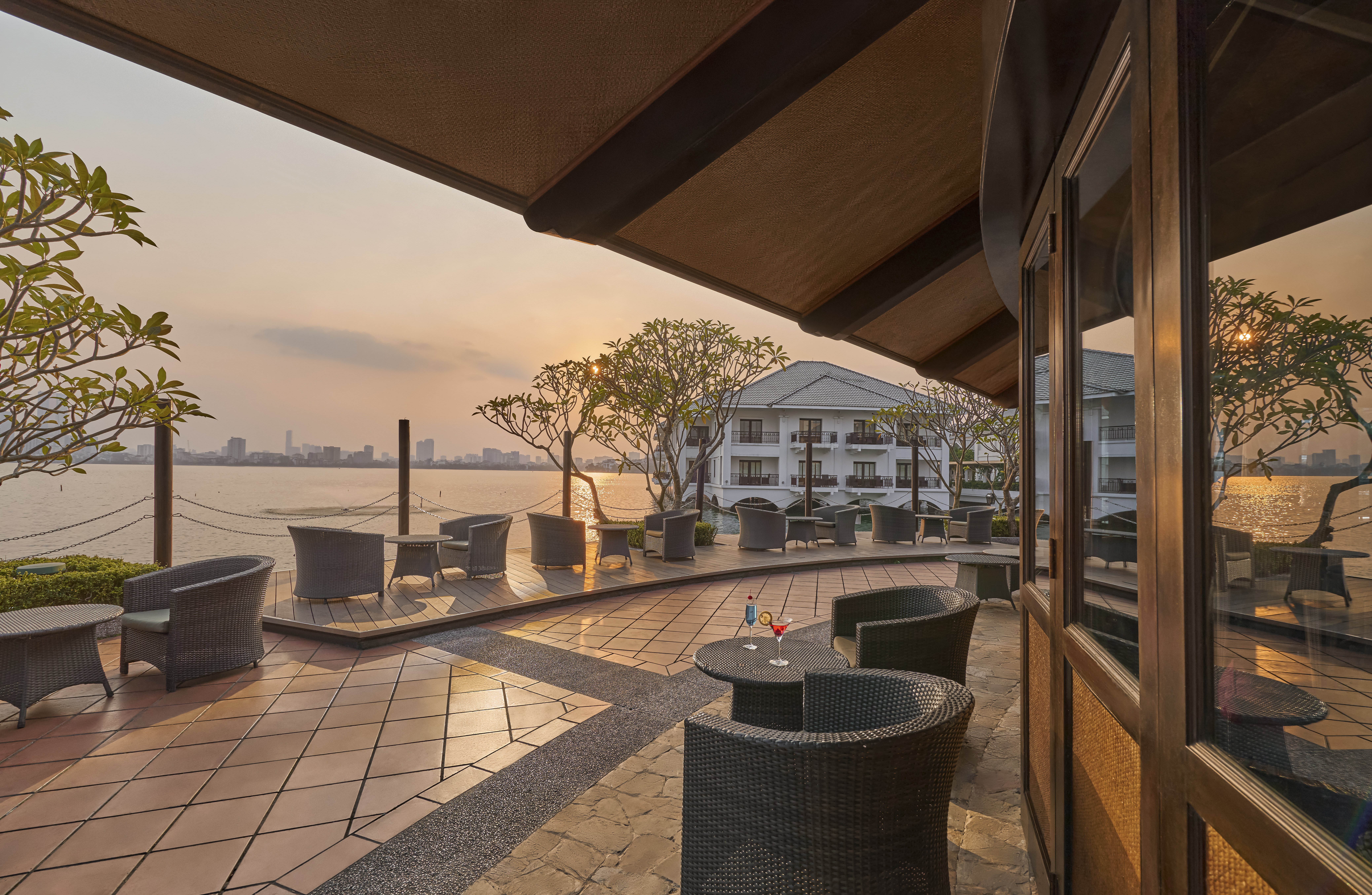 Intercontinental Hanoi Westlake 76/78