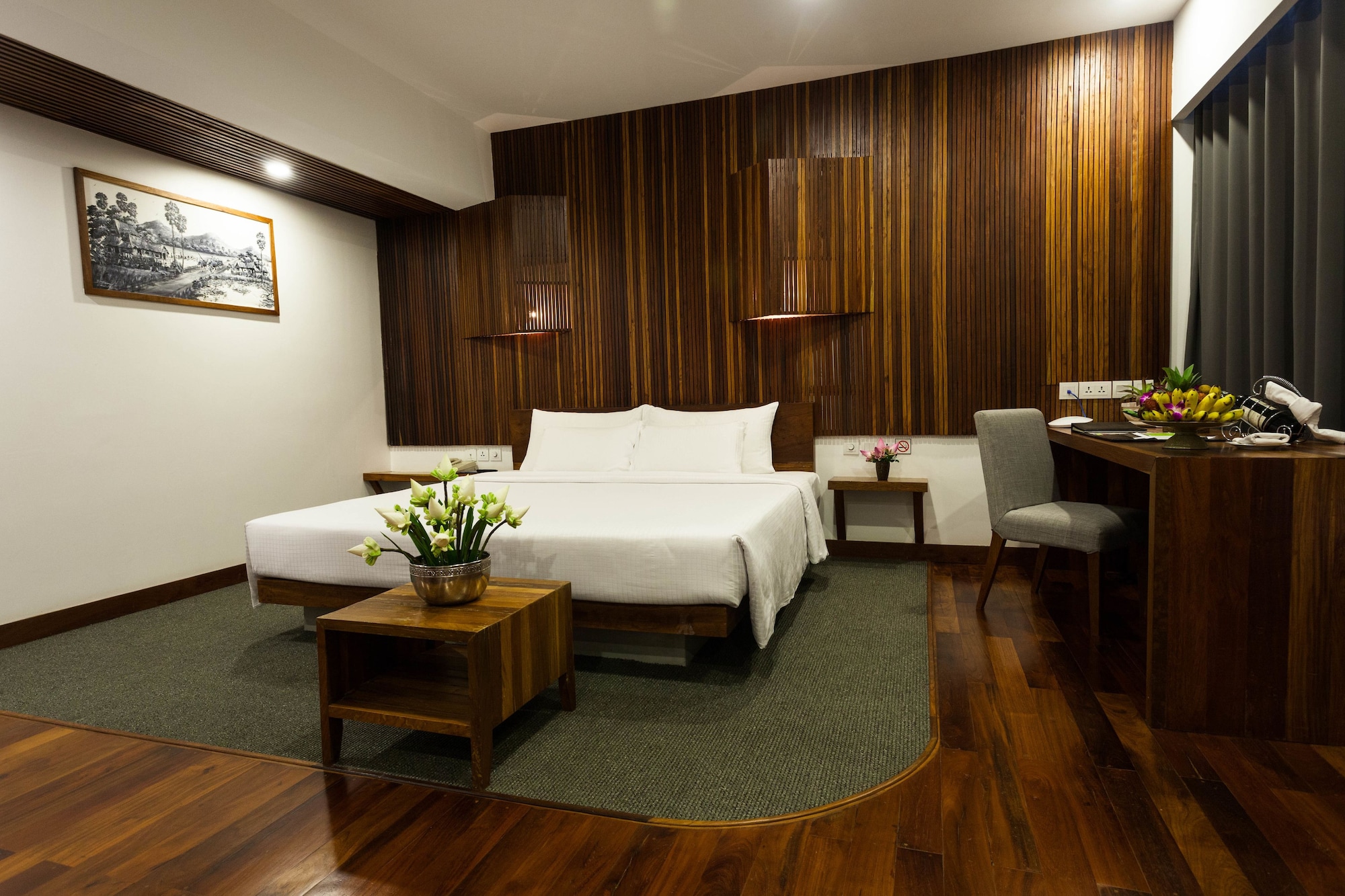 جناح تنفيذي بسرير كينج بإطلالة على المسبح مع أريكة، Hotel Somadevi Boutique 8/10