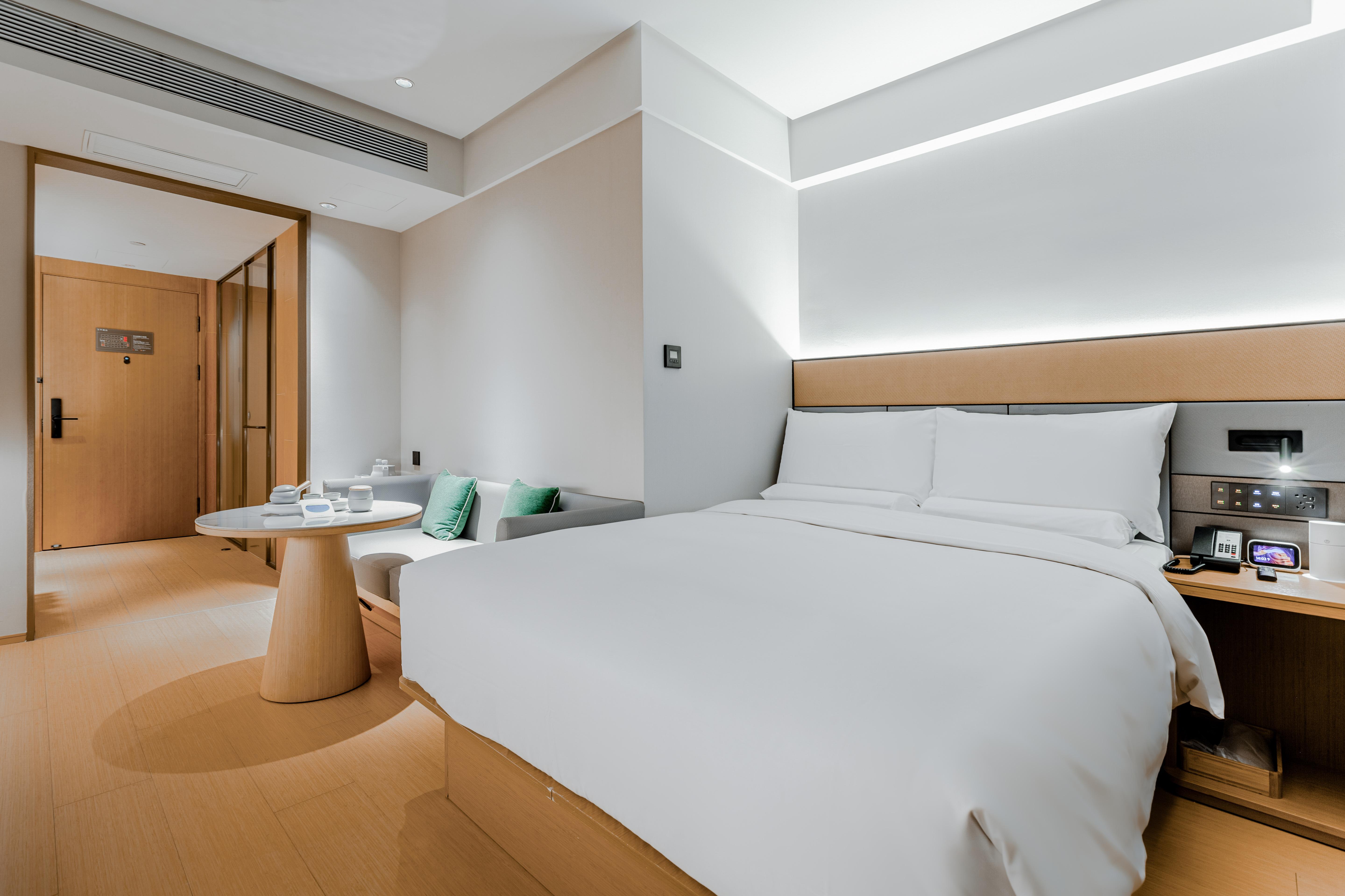 Ji Hotel (Shanghai Lujiabang Road Metro Station) 17/37