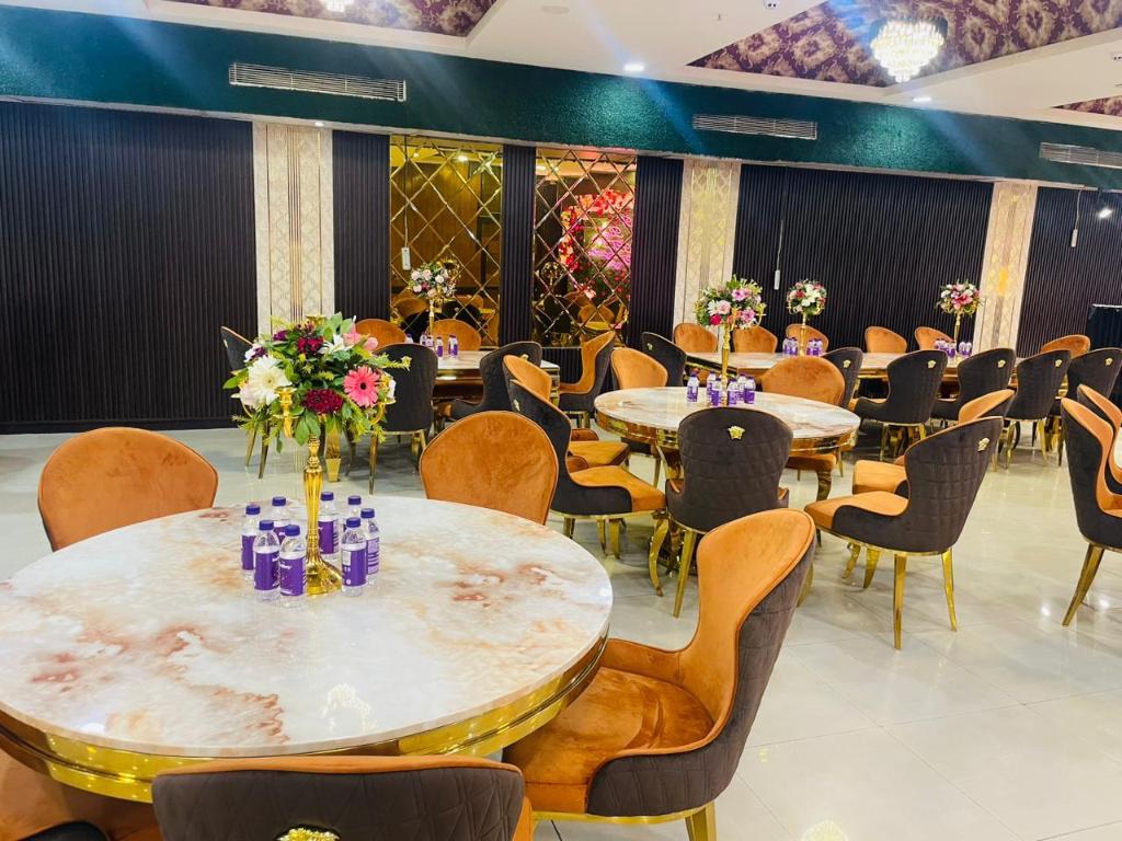 Hotel Krishna Sagar(NH 24) 16/20
