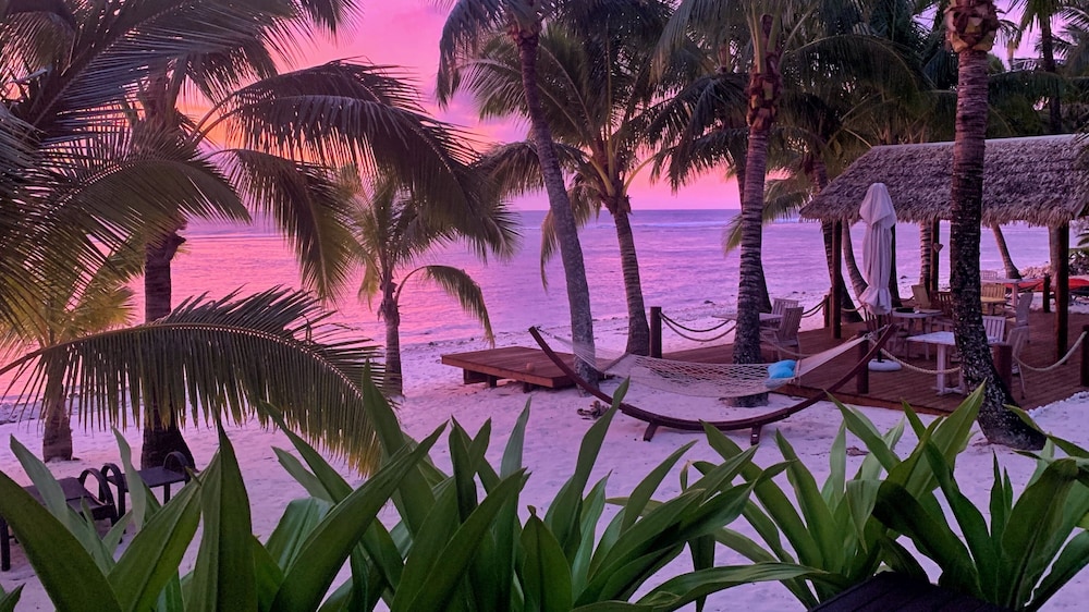 MAGIC REEF BUNGALOWS 64/66