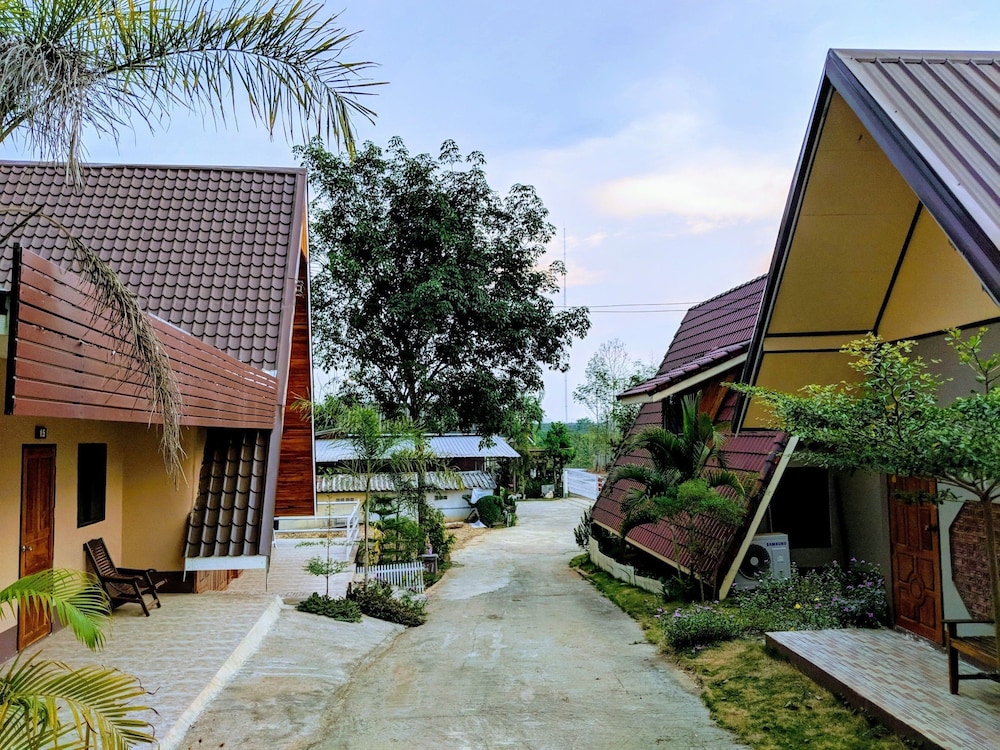 Bansuanphuhong 14/44