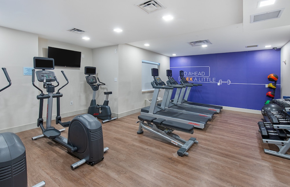Holiday Inn Express & Suites Birmingham - Inverness 280, an IHG Hotel 41/74
