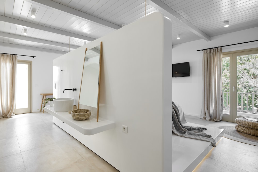 Arco Solium Suites 30/48