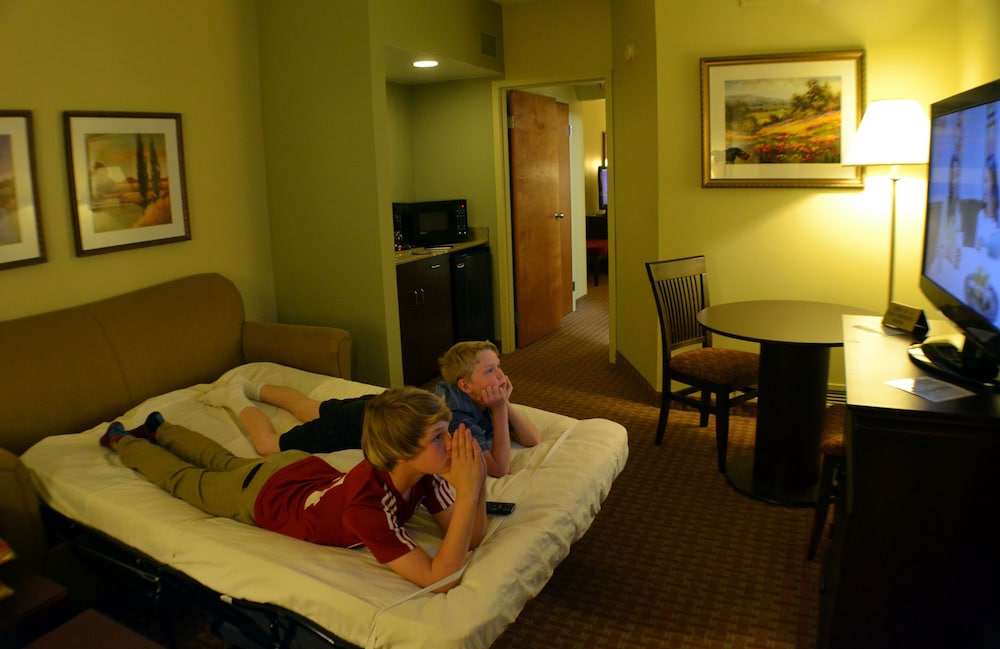 Euro Suites Hotel 15/52