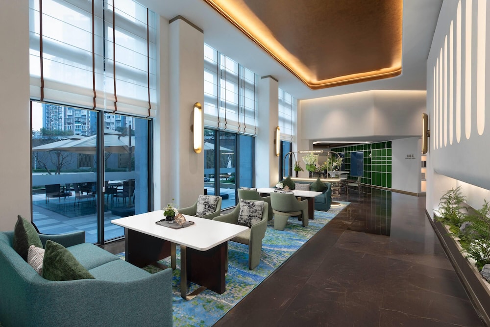 Days Hotel by Wyndham Leshan Downtown 14/18