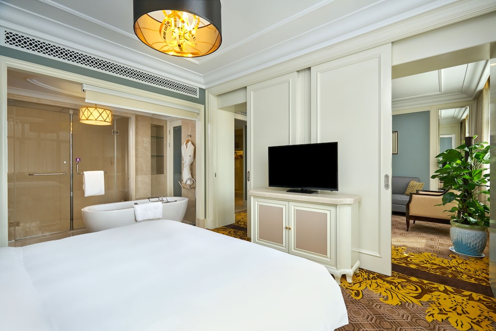 CROWNE PLAZA ZHENGZHOU 22/80