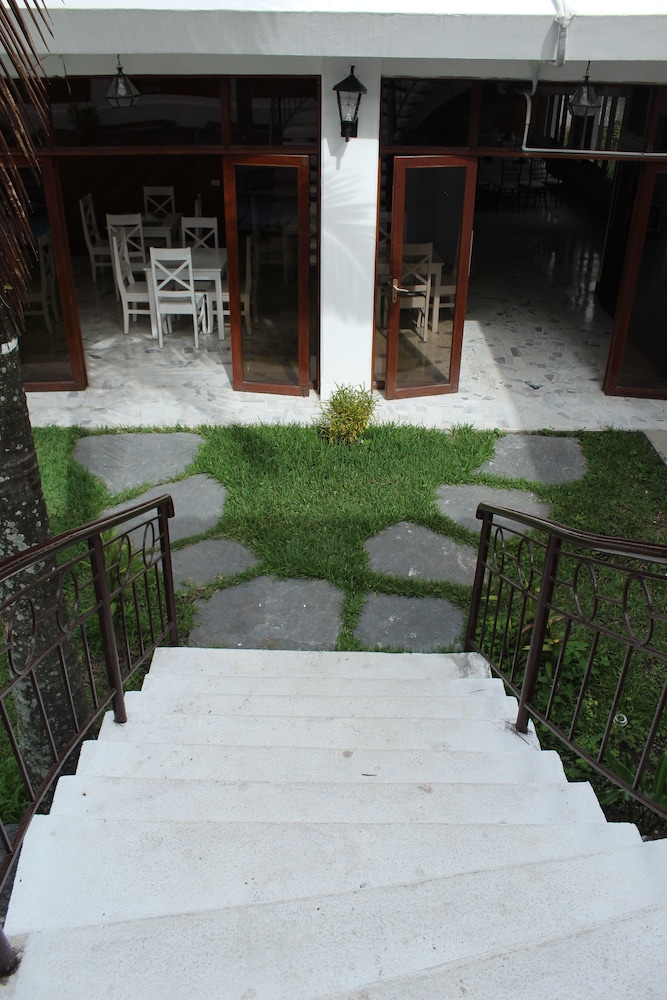 Kartagus Hotel Boutique 70/76