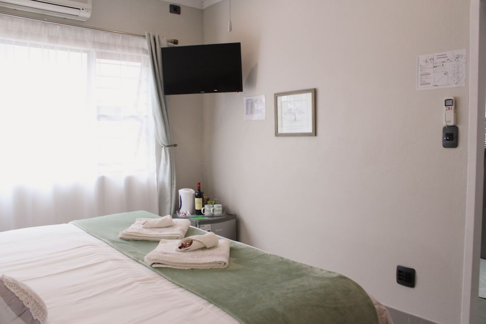 Classic, King Bed, Vineyard On The Hill Guest House 7/10