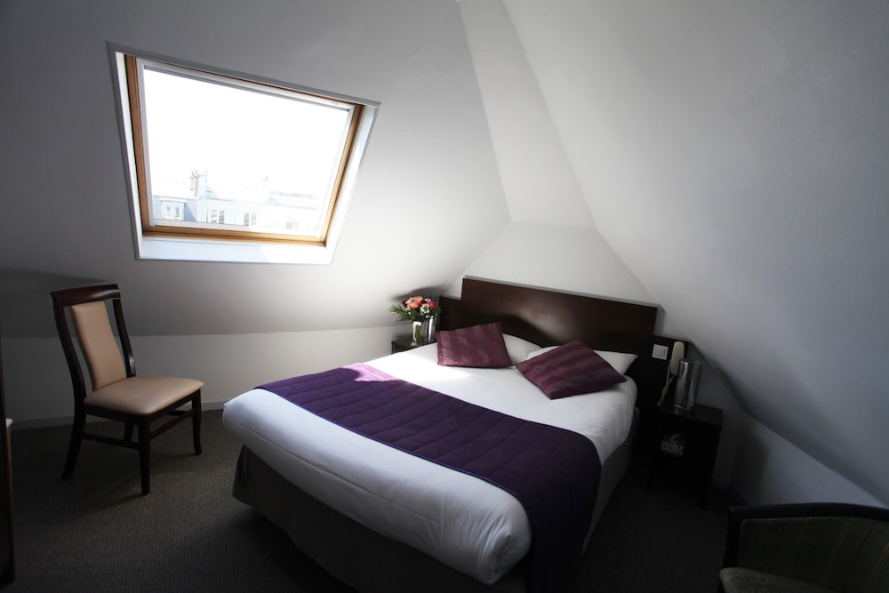 Alane Hotel 13/57