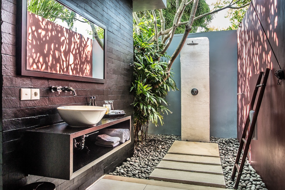 KEMBALI VILLAS 49/50