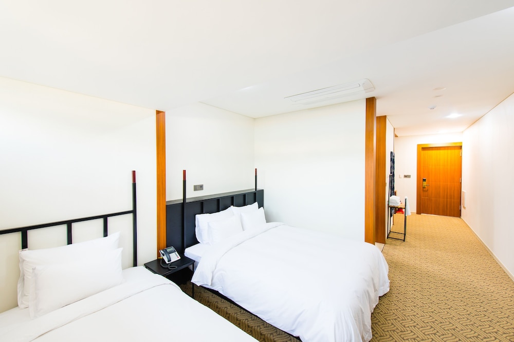 Family Suite, 1 Double and 1 Single Bed, Mini Pool Access