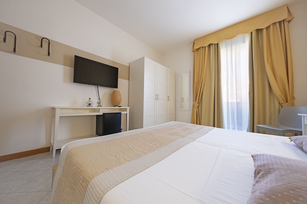 COMFORT, DOUBLE BED, BALCONY