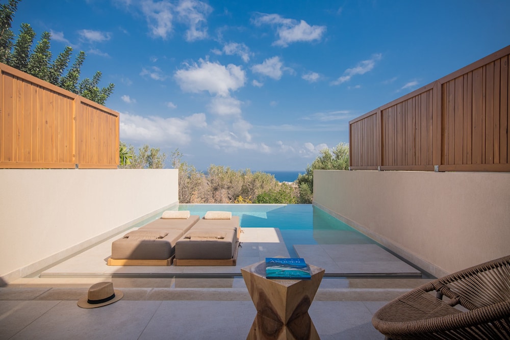 Casa Blu Boutique 50/64