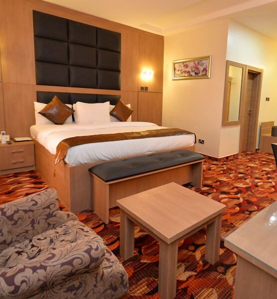 ROYAL, SUITE, BALCONY