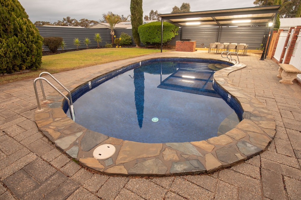 BreakFree Port Pirie 33/38