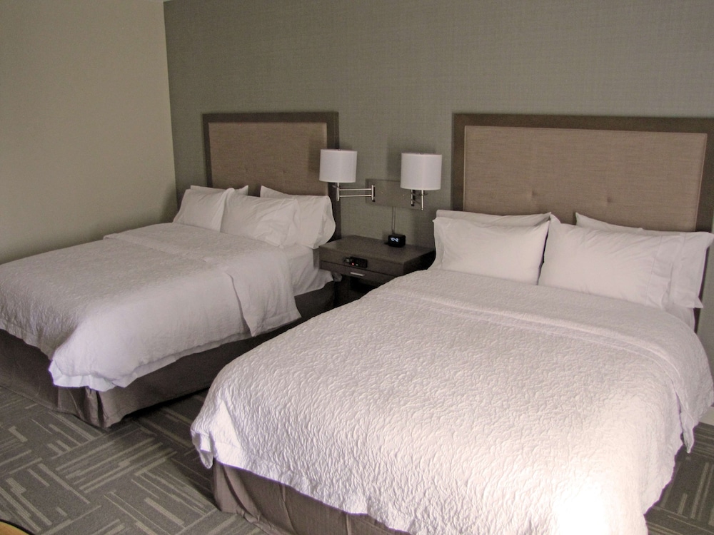 Hampton Inn McPherson KS 14/56