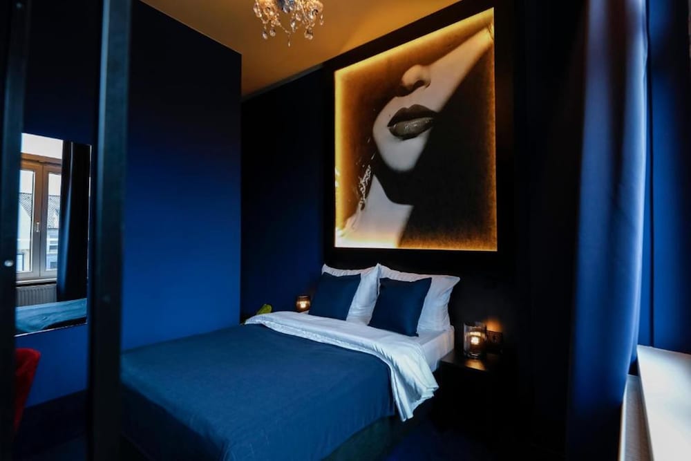 CASINO, DOUBLE BED