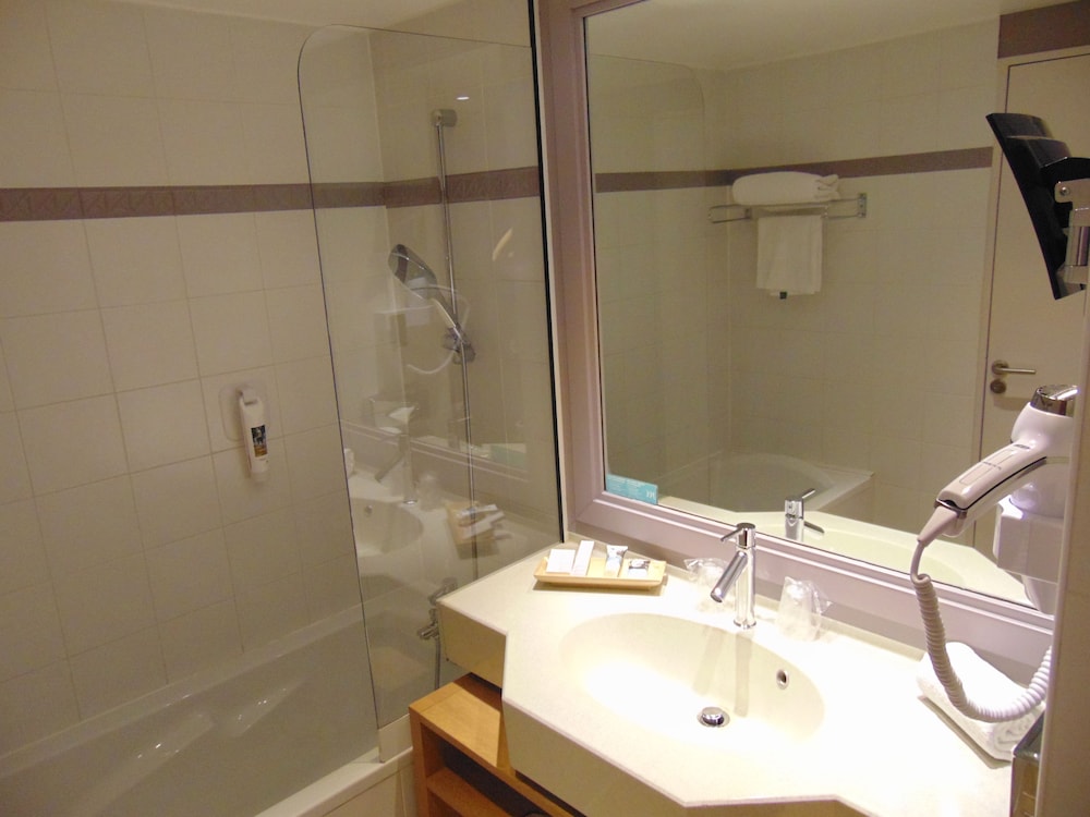 Mercure Toulouse Aeroport Golf De Seilh 72/72