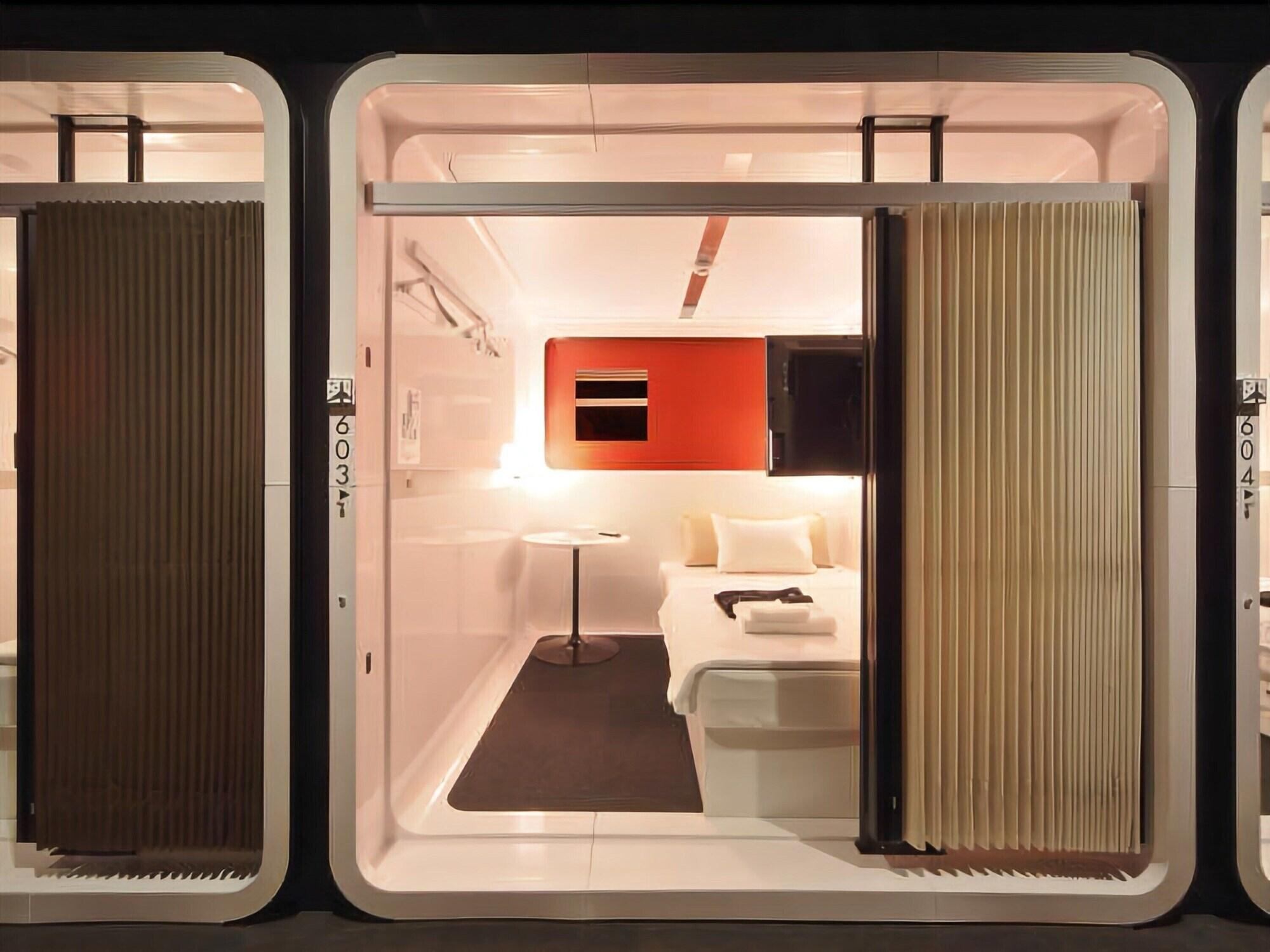 First Cabin Kansai Airport 22/24