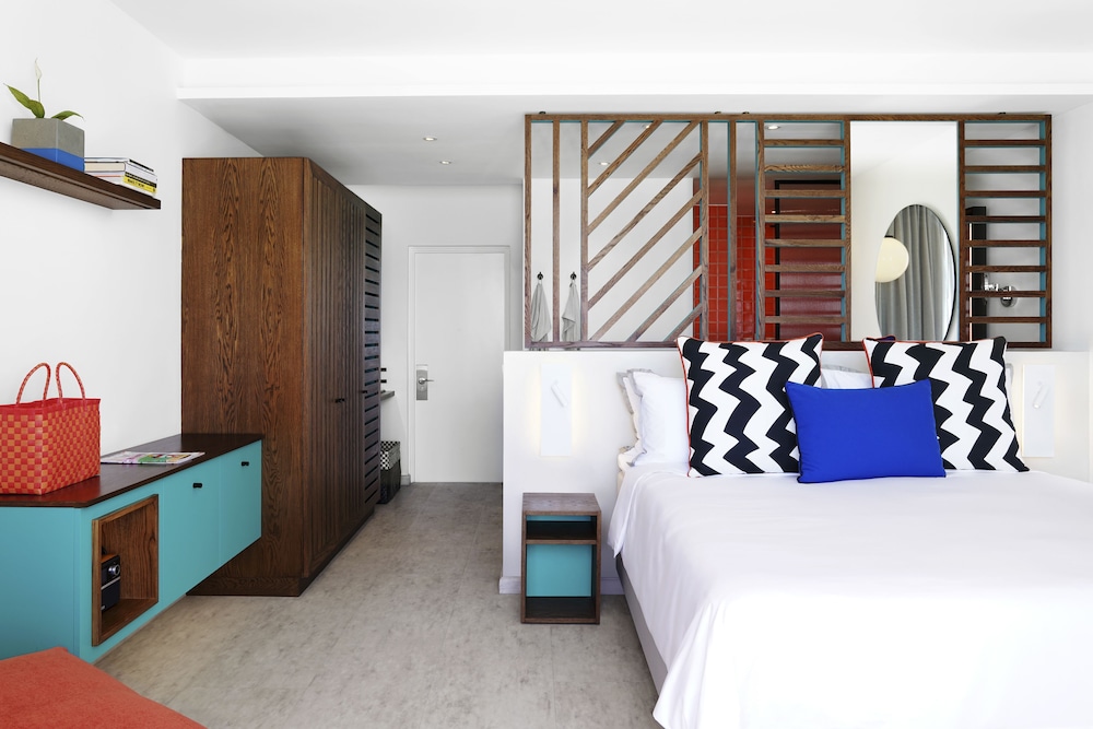 Beach, King Bed