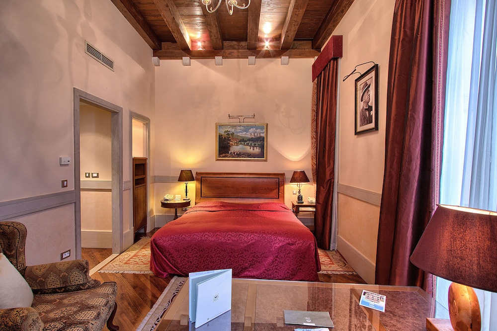 The Pucic Palace 14/69