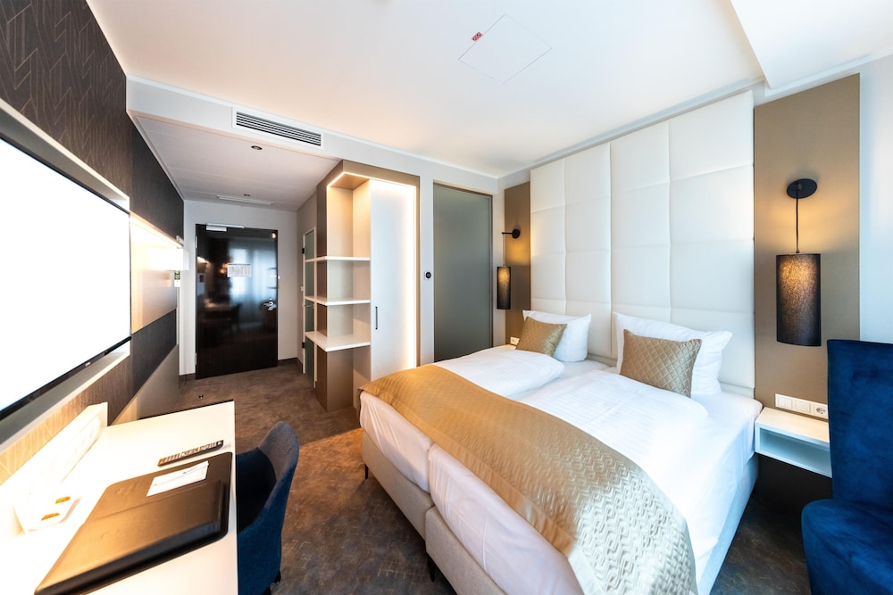 Standard, Single Bed, City View