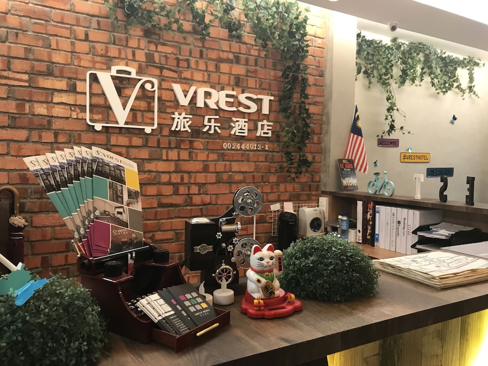 Vrest Hotel 26/33
