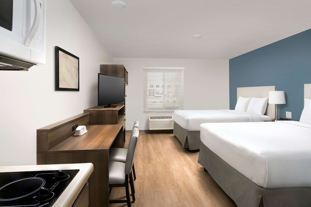 WoodSpring Suites West Des Moines 20/38