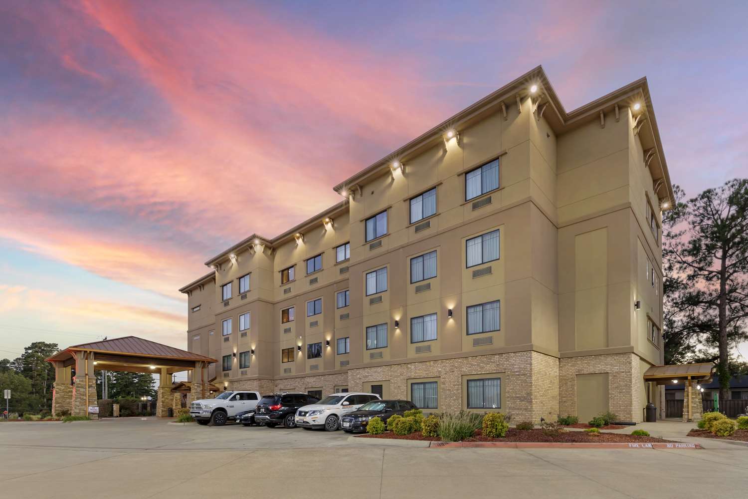 Best Western Plus Classic Inn And Suites 2/14