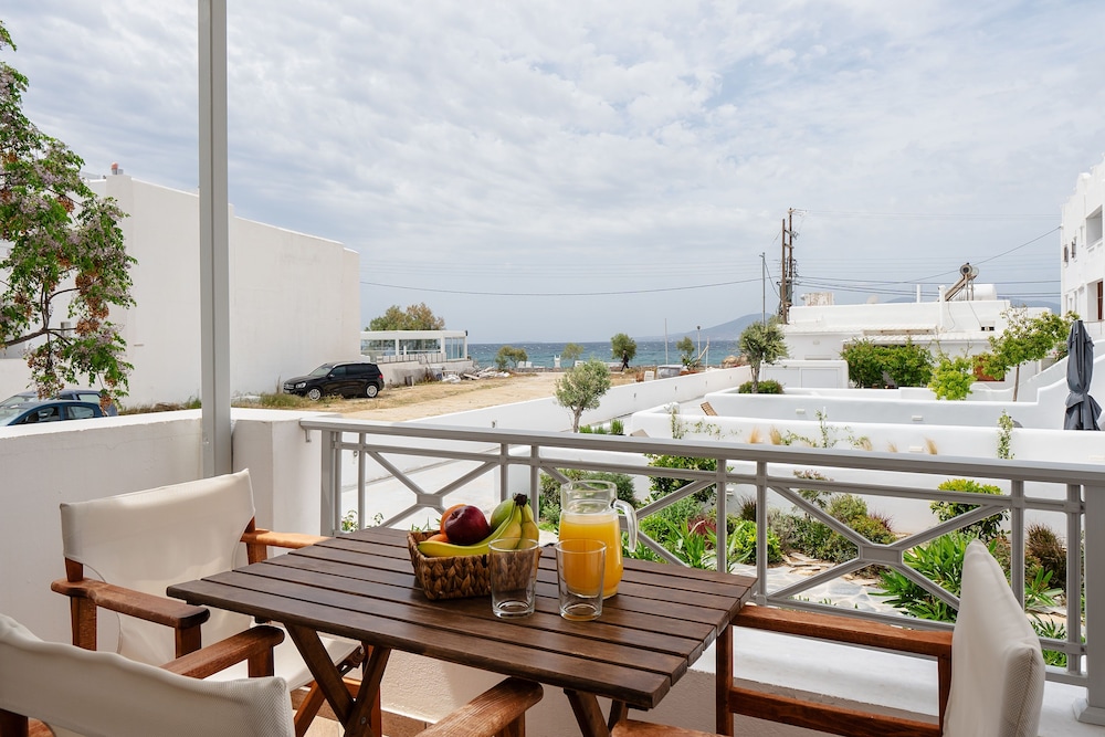 Erato Inn 42/50