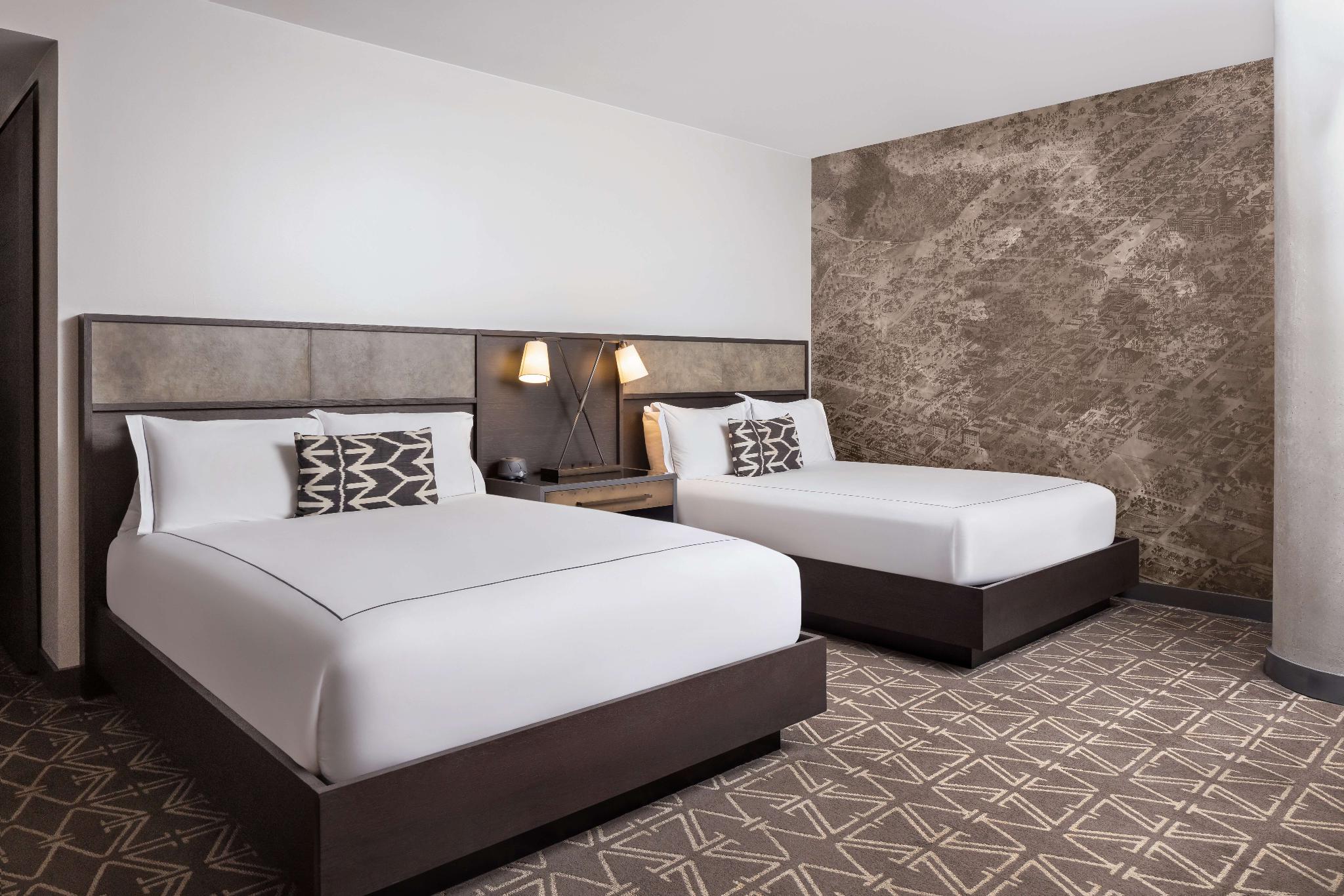 SPA, JUNIOR SUITE, 2 QUEEN BEDS