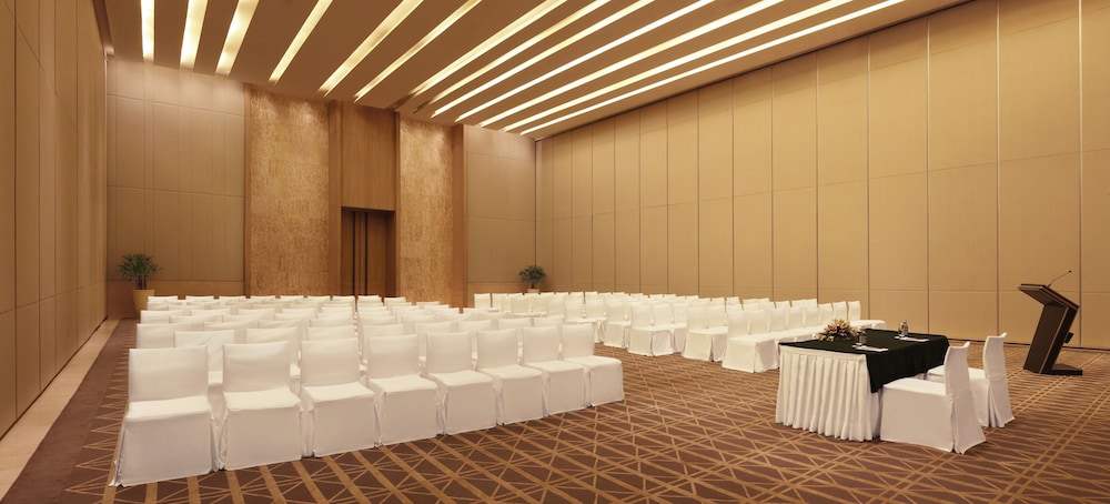 Trident Hyderabad 23/54