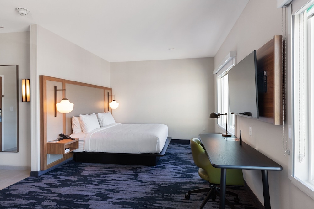 Fairfield Inn And Suites By Marriott San Francisco Pacifica Ex Holiday Inn Express Hotel Suites 20/50