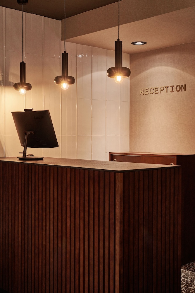 COSMO HOTEL Y BAR 1/50