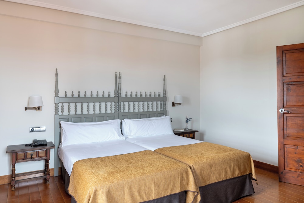 غرفة قياسية بسريرين منفصلين، Parador De Calahorra 9/10
