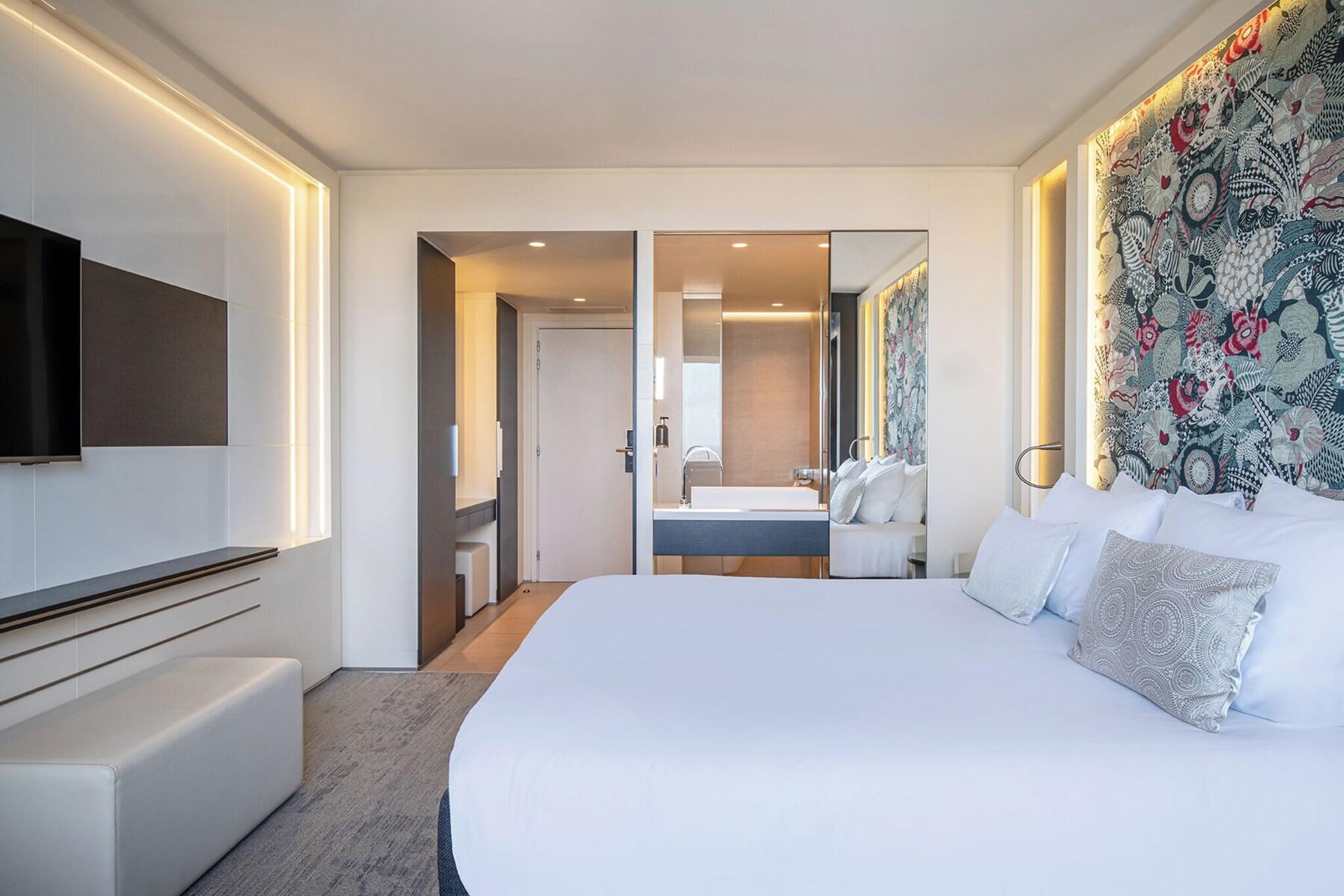 غرفة ديلوكس بسرير كينج بإطلالة على المدينة