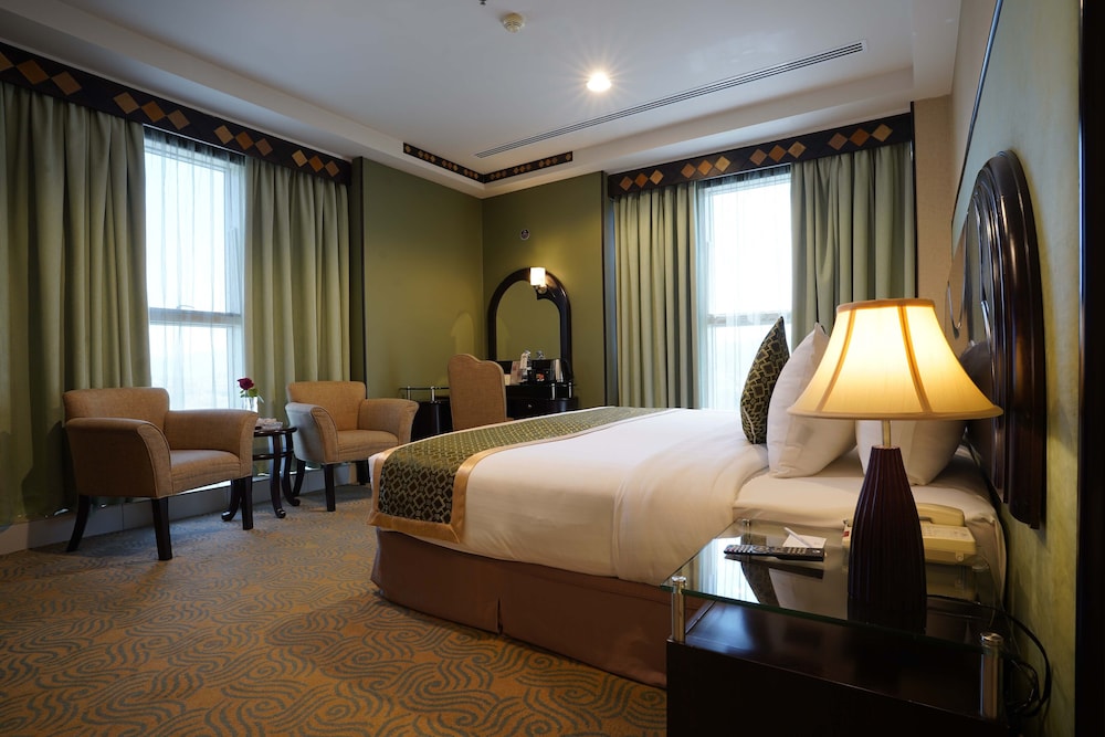 Awaliv International Hotel 33/68
