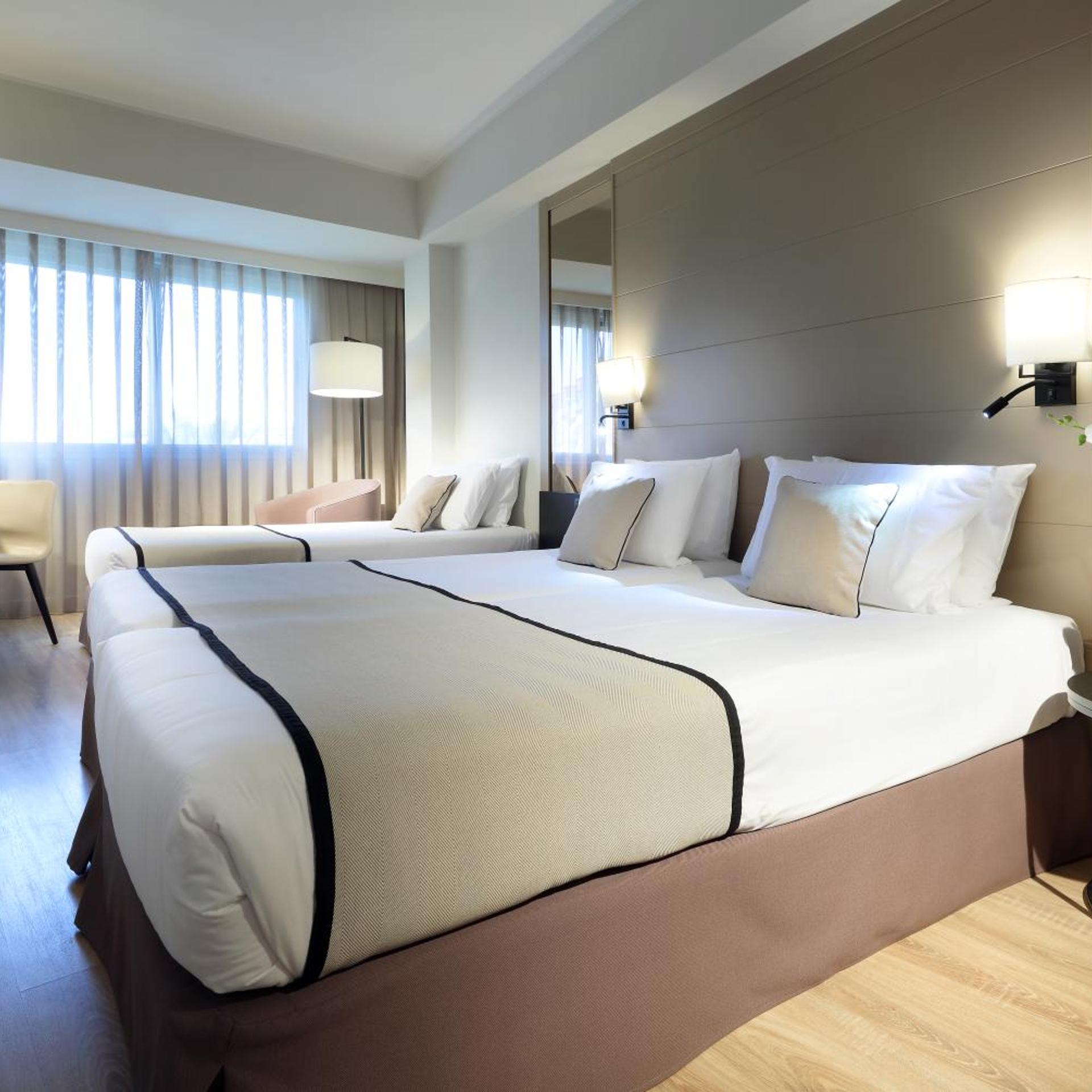 Room, Triple, Single Bed