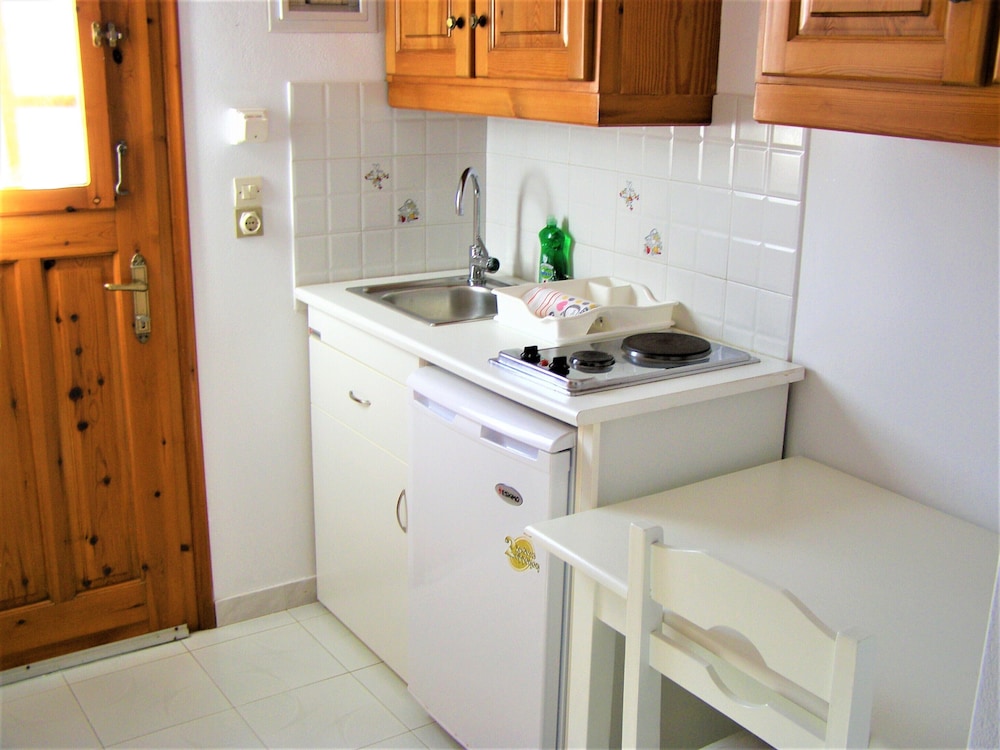 Elena Studios & Apartments 13/60