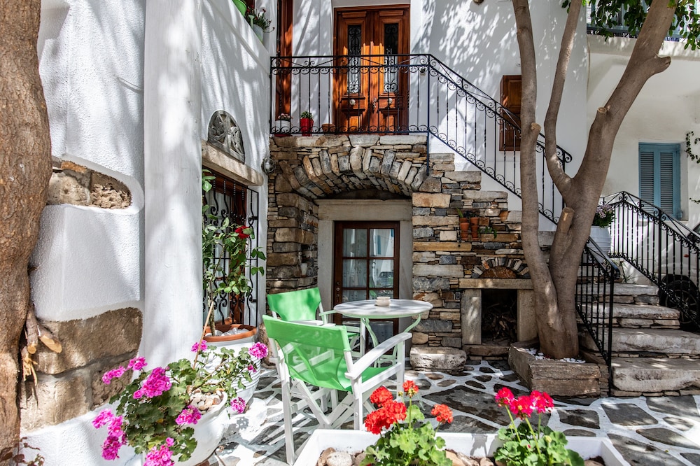 Arco Naxos Luxury Apartments 64/76
