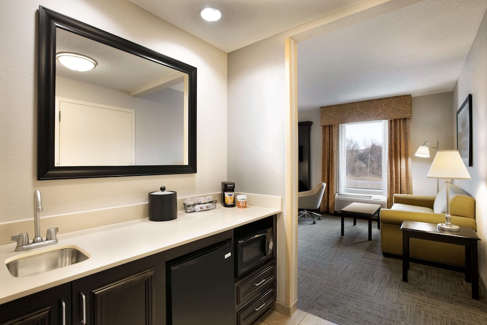 Hampton Inn & Suites Mahwah 53/60
