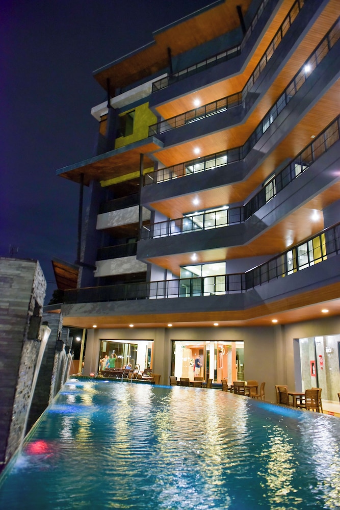 The Proud Exclusive Hotel 3/50